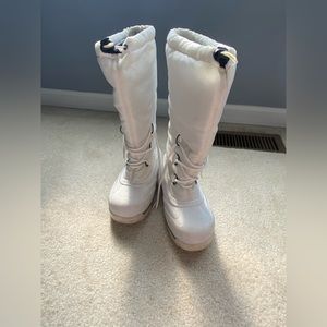 Sorel snow boots white size 7